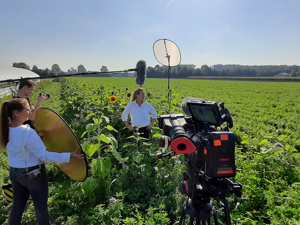 interview buiten opnames bedrijfsfilm natuur boer landschap agrarisch zon